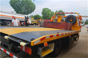 嘉定镇附近拖车电话号码服务